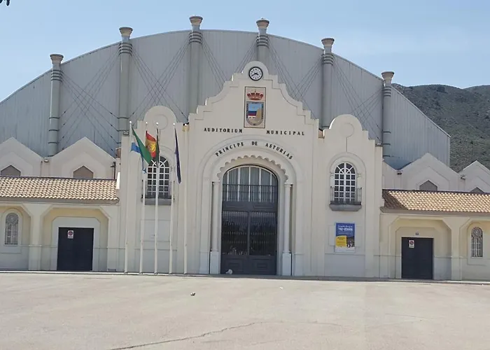 Townhouse, Adosado Con Encanto -130 M2 - Wifi 600 Mb - Community Pool - Private Patio * Torremolinos